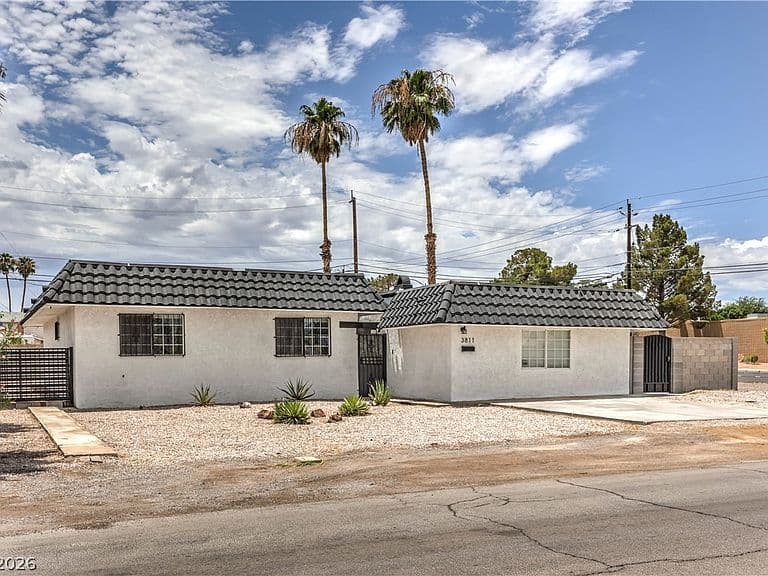 3811 Tumbleweed Ave photo 3