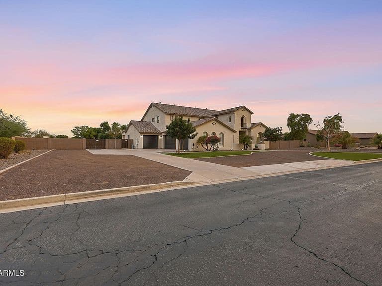 14139 W CHRISTY Drive photo 2