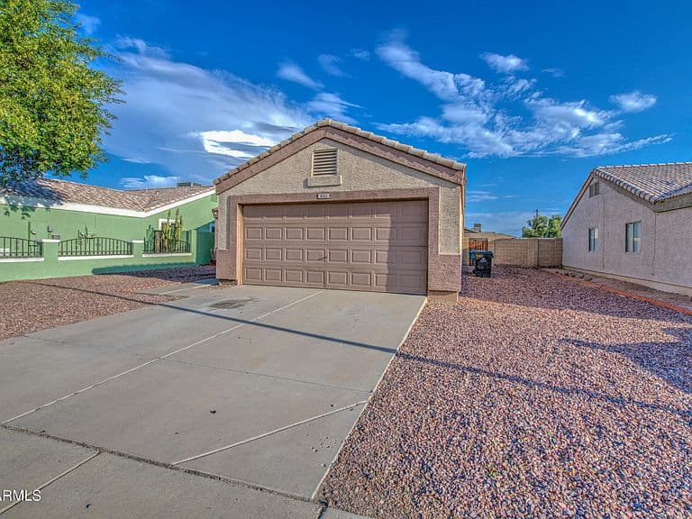8313 W MULBERRY Drive photo 2