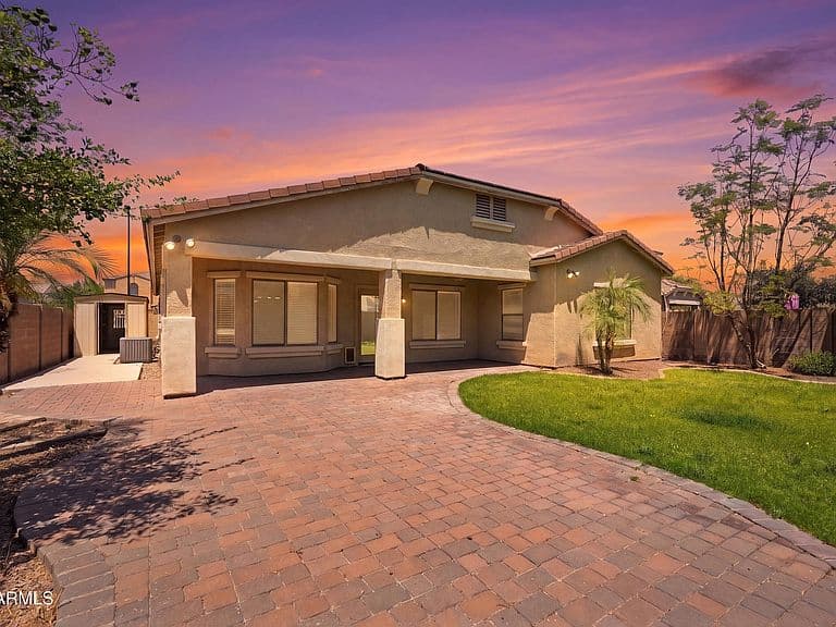 2845 E MELROSE Street photo 2