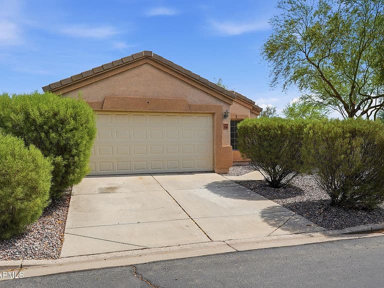 6706 E ESCAPE Avenue photo 3
