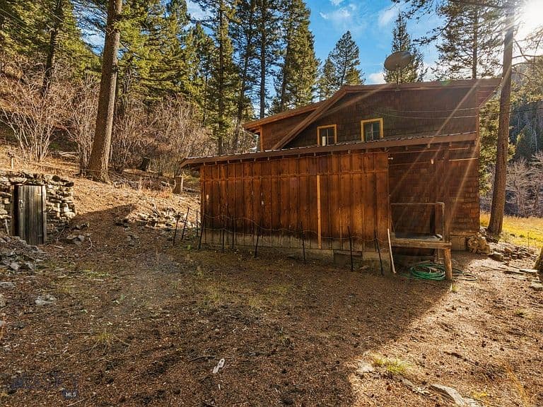 10400 Hyalite Canyon Rd photo 4