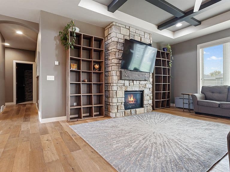 8900 E Basswood Ln photo 5