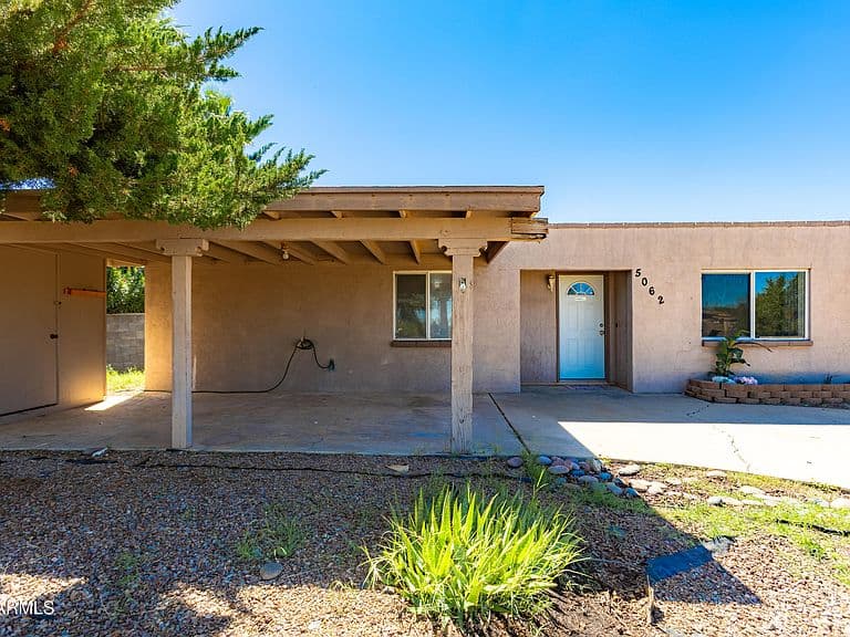 5062 E RAFFAELE Drive photo 3