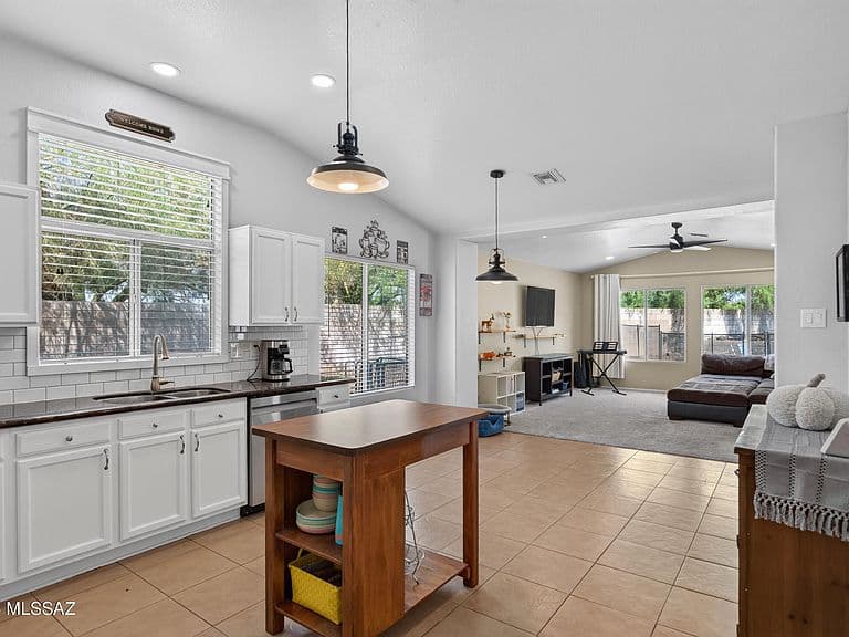 1380 W Crosswinds Pl photo 1