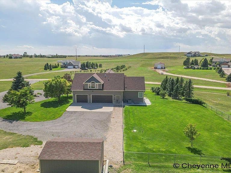 6902 Solitude Dr photo 5