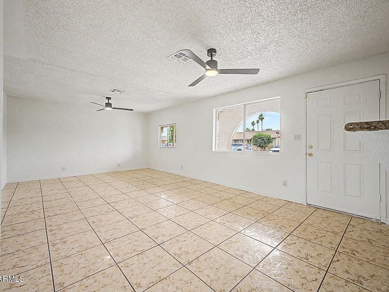 5536 W LA REATA Avenue photo 4