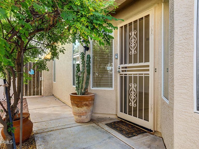 4607 W DEL RIO Street photo 4