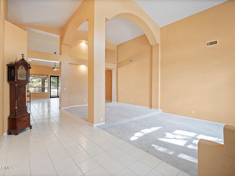 6382 W Linda Ln photo 5