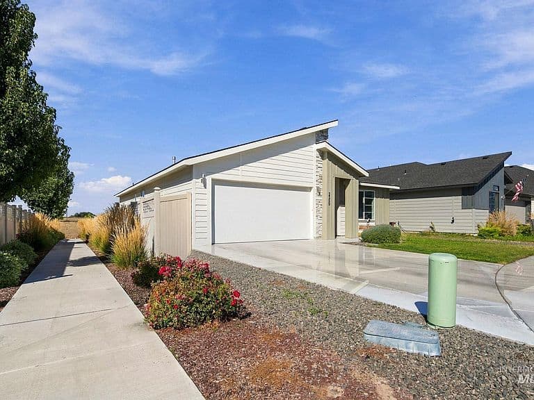 2359 N Thistle Dr photo 4