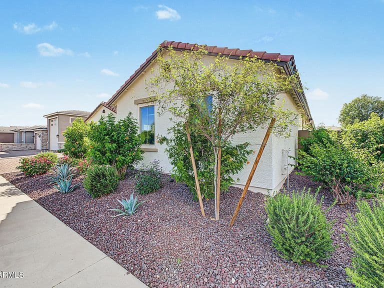 17501 W Sherman Street photo 3