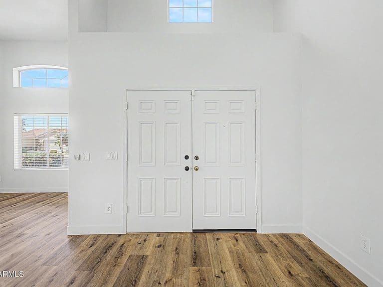 835 W COOLEY Drive photo 3