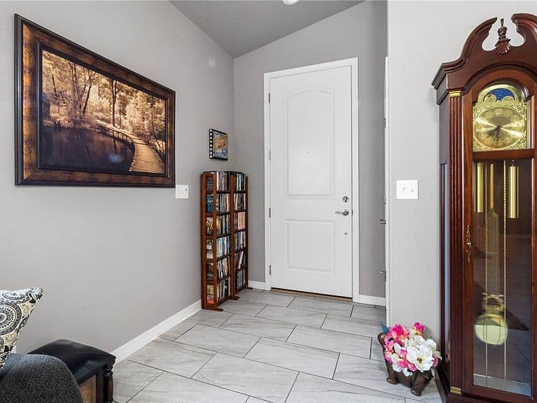 3539 N Pearl Street photo 2