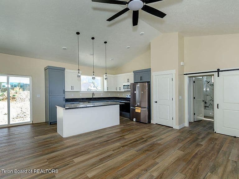 31 Brambleberry Dr photo 3