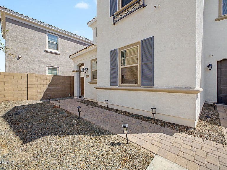 17237 N 9TH Place photo 3