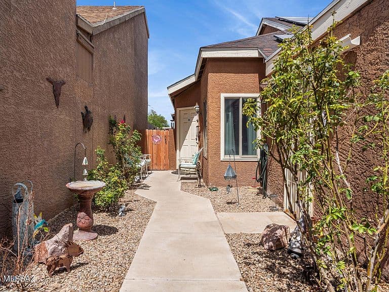 2930 W Avenida Obregon photo 4