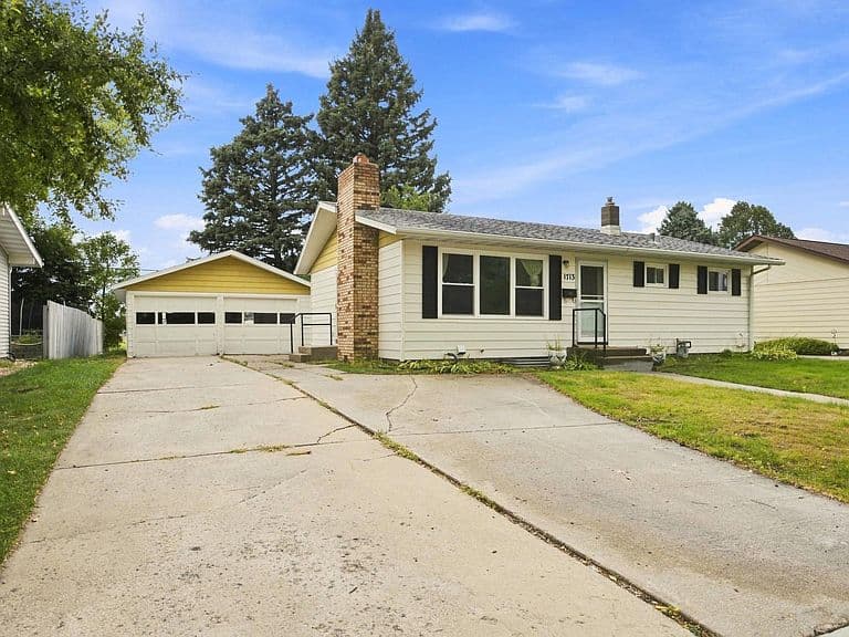1713 17th St S photo 2