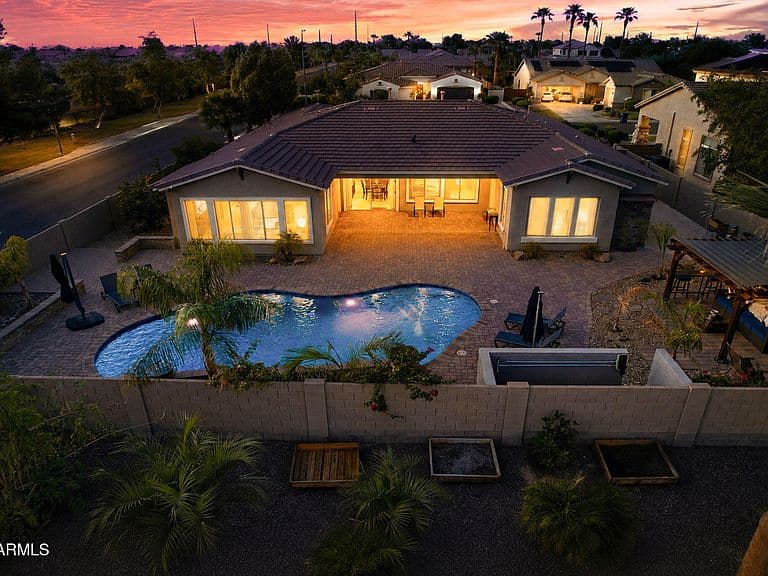 407 E TONTO Place photo 1