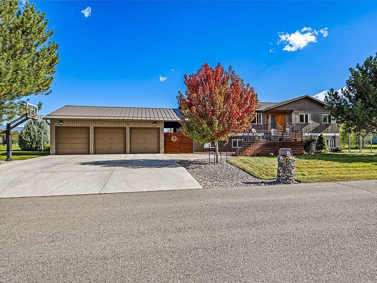 2730 Remington Ct photo 3