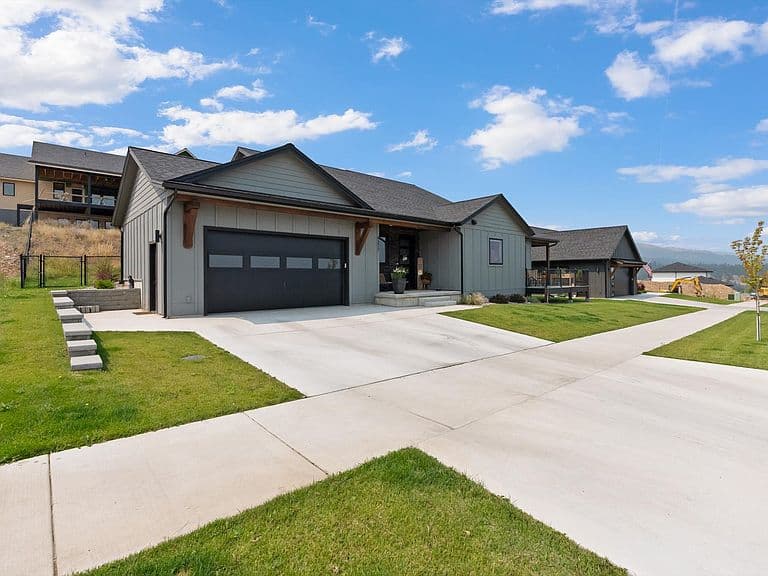 4377 Christian Dr photo 3
