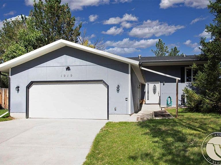 1919 Chickadee Cir photo 1