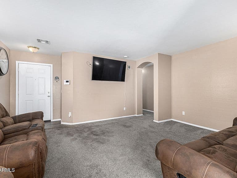 998 S 239TH Lane photo 3
