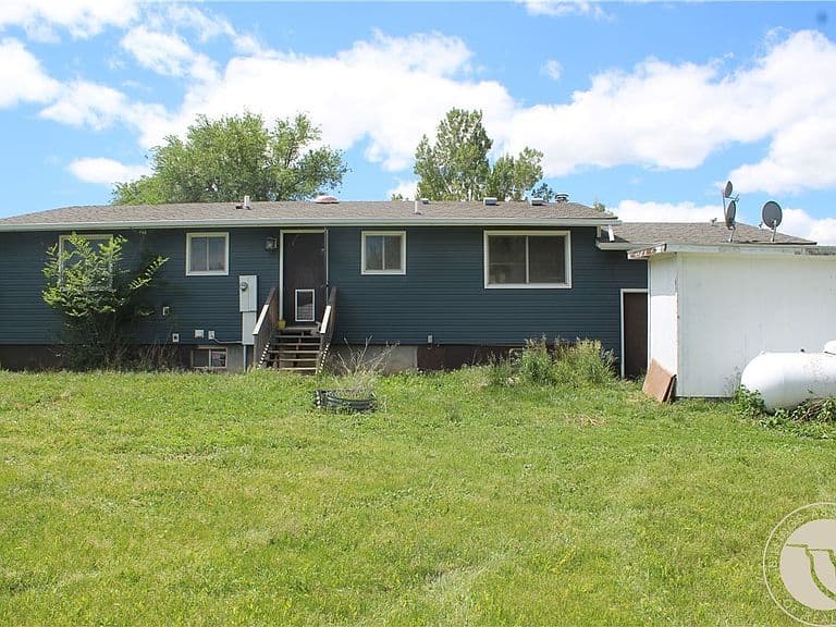 909 Olive Dr photo 4