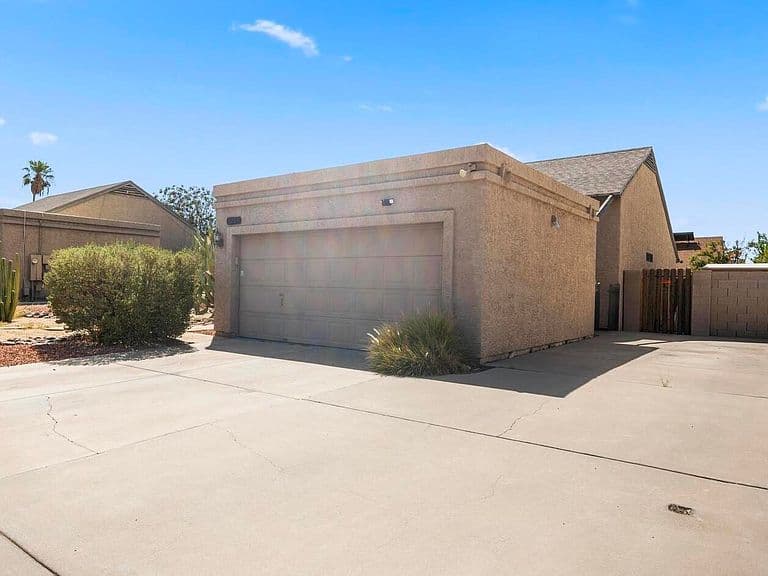 1225 E KRISTAL Way photo 4