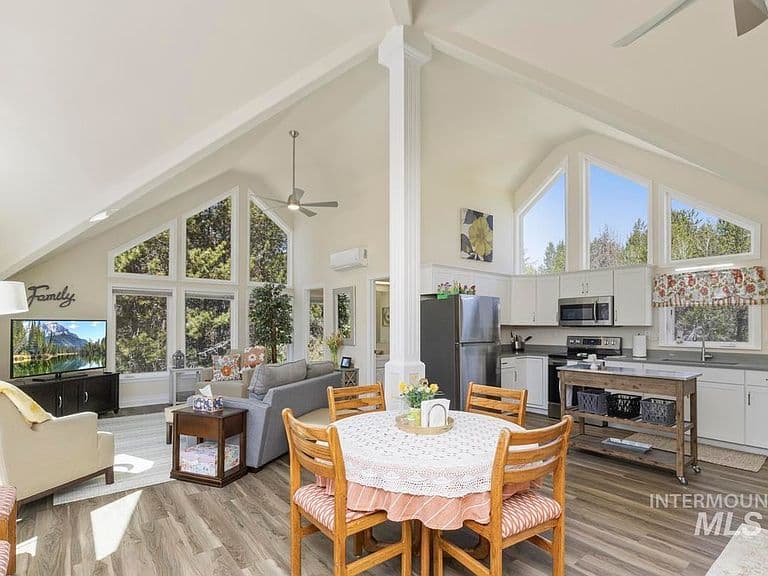 79 Sun Valley Pl photo 3