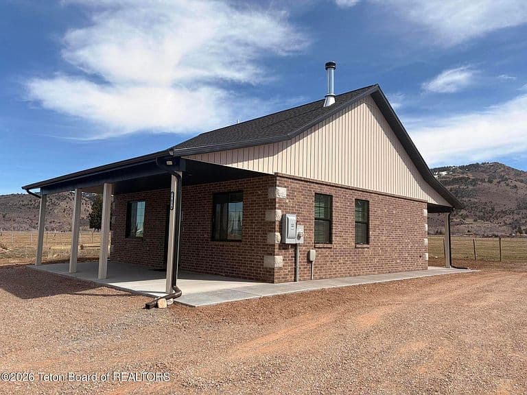 77034 Highway 89 photo 1