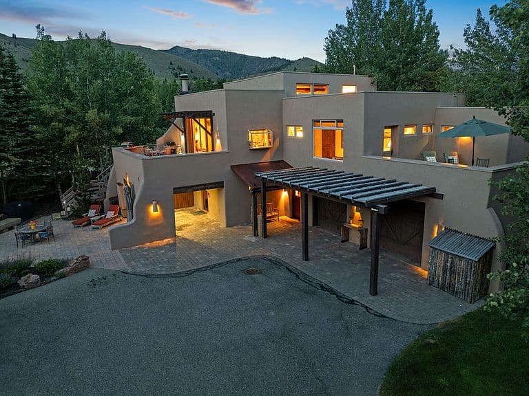 202 Chocolate Gulch Rd photo 3