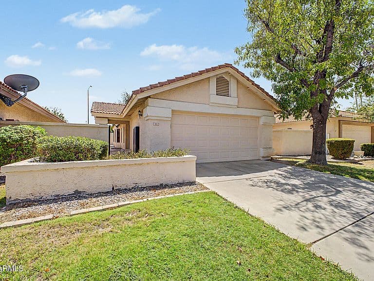 1031 W SUNWARD Drive photo 2