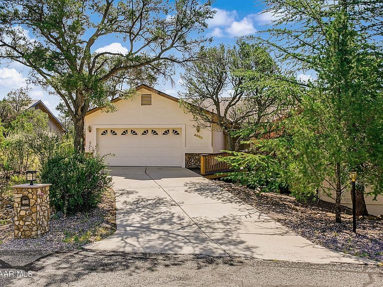 4885 Antelope Dr photo 1