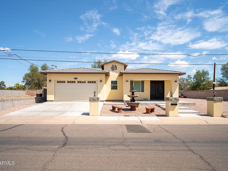 425 S HIDALGO Road photo 1