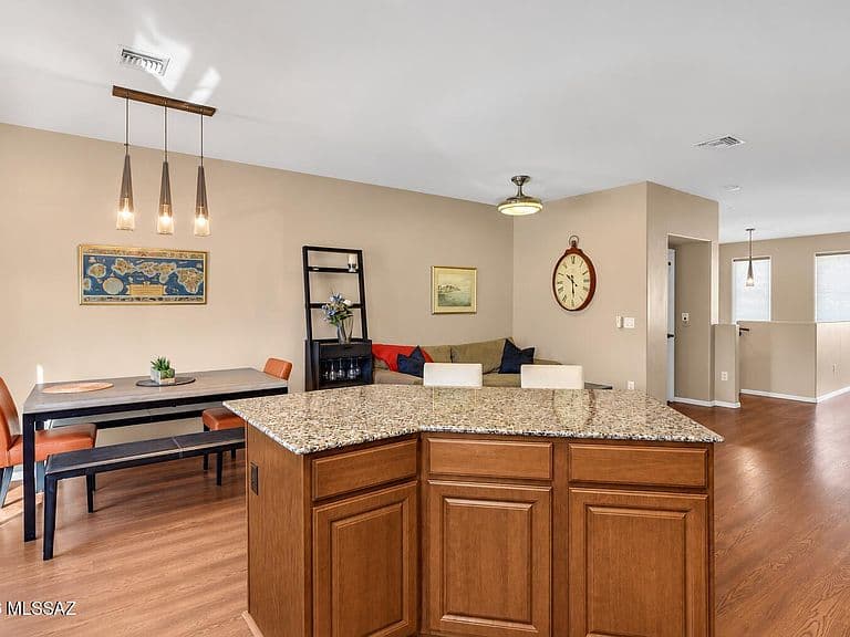 2431 E Autumn Flower Dr photo 4