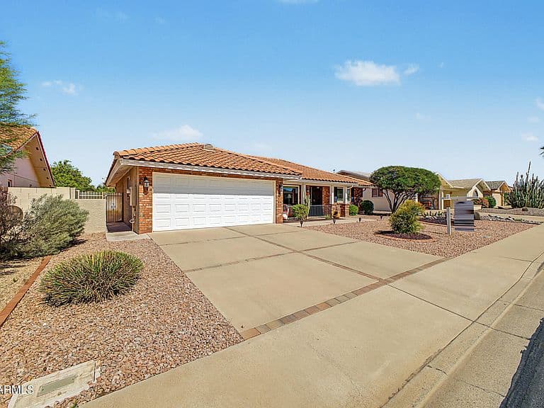 7864 E MENDOZA Avenue photo 3
