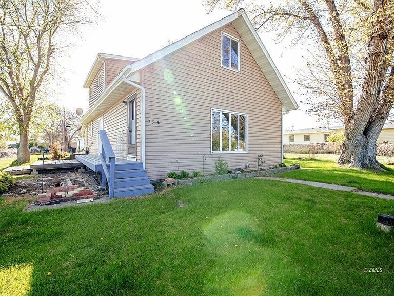 258 N 1st Ave photo 1