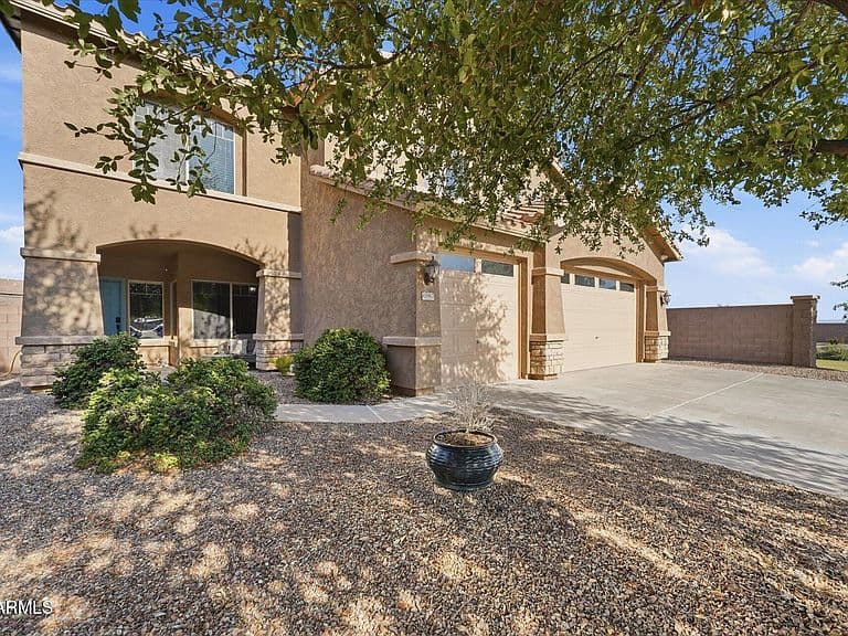 43967 W SCENIC Drive photo 2