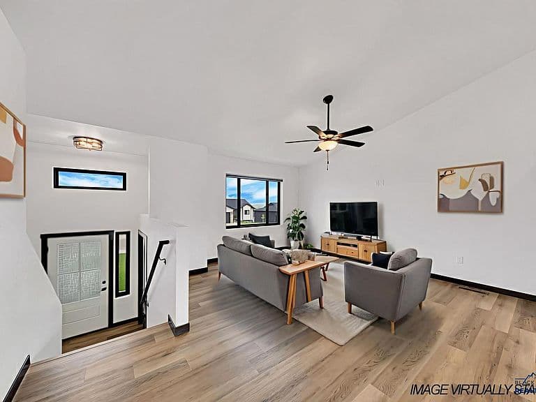 3011 Rombauer Dr photo 4