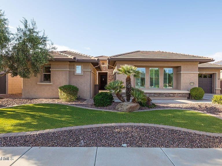 16716 W HOLLY Street photo 1