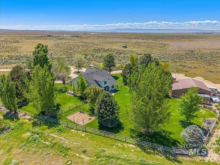 18593 S Pleasant Valley Rd photo 1