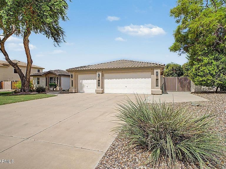 4206 E FOUNTAIN Street photo 3