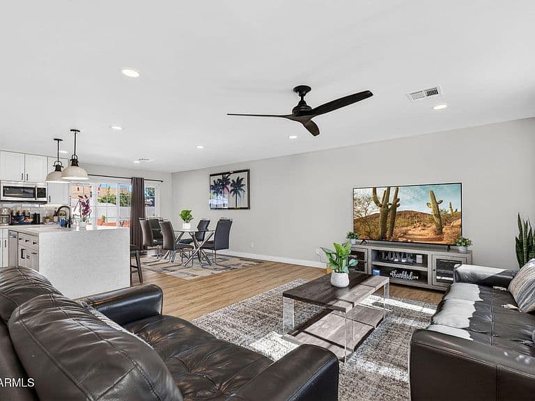 8714 E PLAZA Avenue photo 4