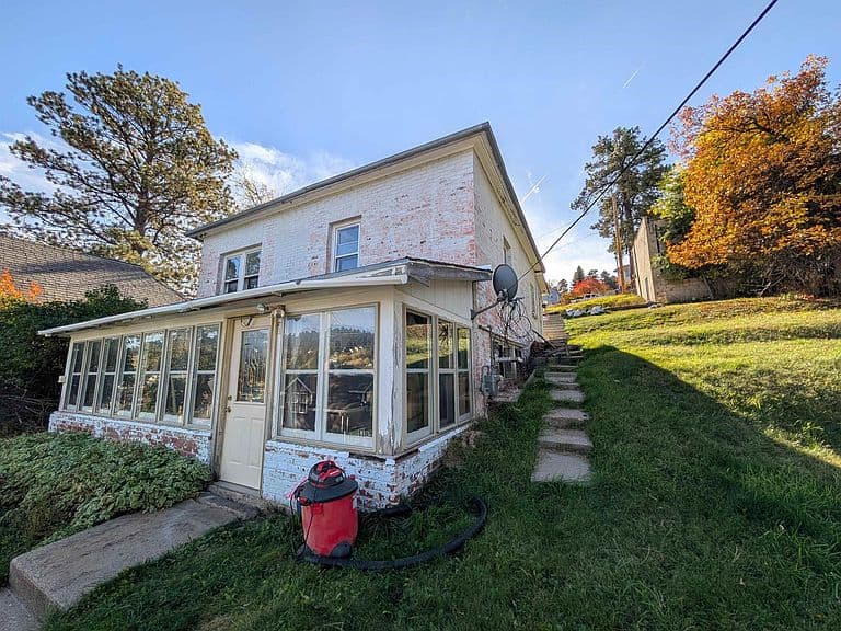 817 Highland Ave photo 3