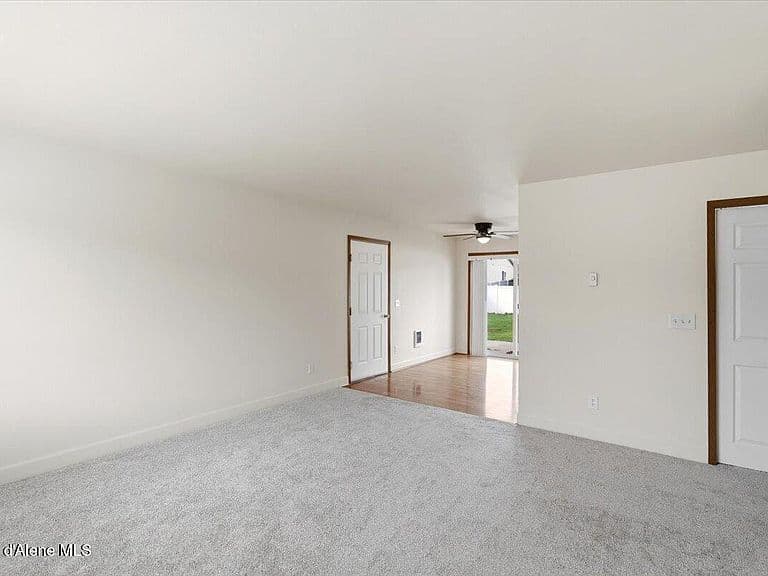 1003 E Teton Ave photo 5