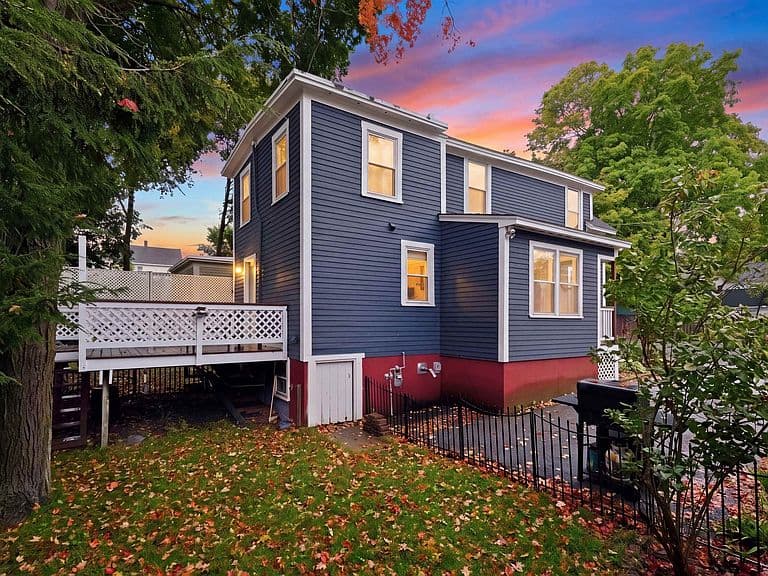 12 Perry Avenue photo 5