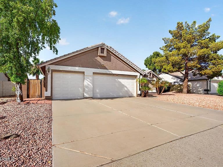 7834 W HEARN Road photo 3