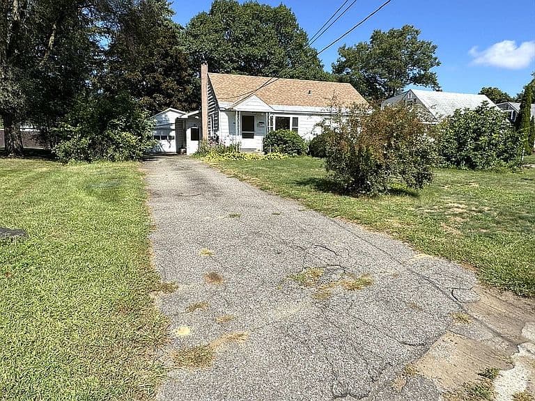 20 Pennington Dr photo 2