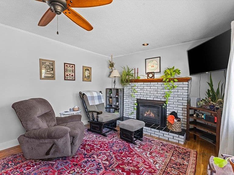 182 Lindale Drive photo 5