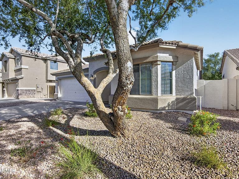 1715 E BRANHAM Lane photo 3